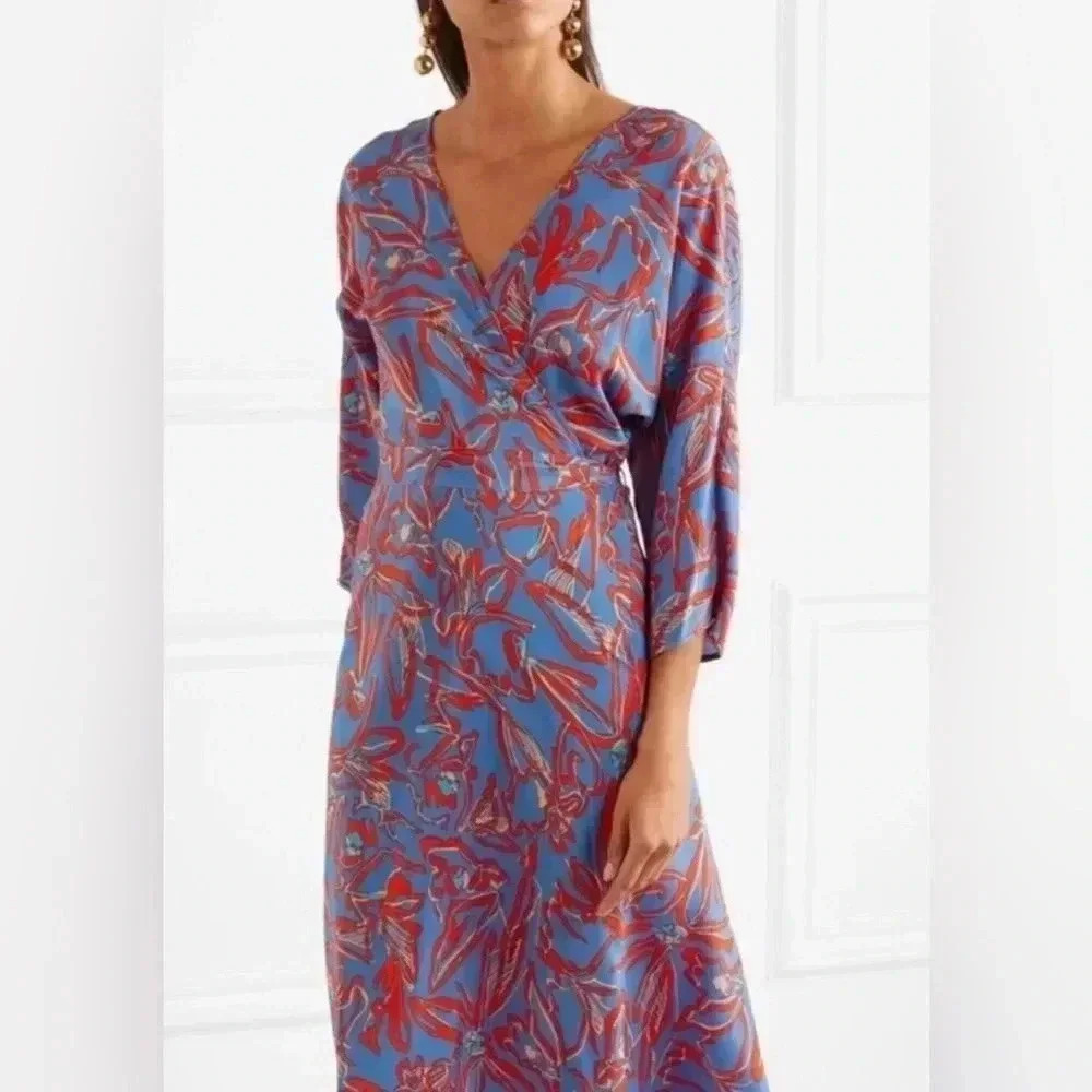 Diane Von Furstenberg Silk Wrap Eldsen Floral Dress DVF- dry cleaned